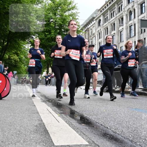 14.06.2026 - REWE Women's Run J. Mangold http://msf.ph/oto/9760787 14.06.2026 11:04:53 Ziel 5208, 5230, 5357, 5370, 5389, 5444, 5531, 5568, 5743, 5744, 5745, 5747, 5754, 6028 meine-sportfotos.de