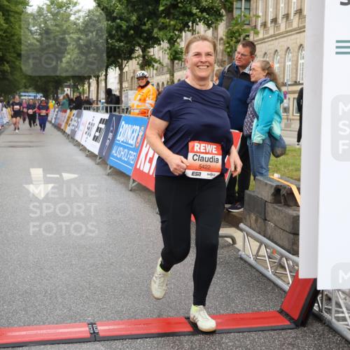 14.06.2026 - REWE Women's Run Strokosch-Dieckow http://msf.ph/oto/9760789 14.06.2026 11:15:36 Ziel 5422, 5870 meine-sportfotos.de