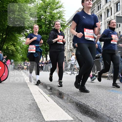 14.06.2026 - REWE Women's Run J. Mangold http://msf.ph/oto/9760793 14.06.2026 11:04:54 Ziel 5230, 5357, 5370, 5389, 5444, 5494, 5531, 5568, 5743, 5744, 5745, 5747, 5754, 6028, 6029 meine-sportfotos.de