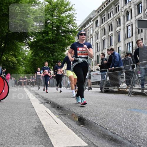 14.06.2026 - REWE Women's Run J. Mangold http://msf.ph/oto/9760809 14.06.2026 11:04:58 Ziel 5214, 5230, 5370, 5389, 5444, 5494, 5539, 5568, 5743, 5744, 5745, 5747, 5967, 6028, 6029 meine-sportfotos.de