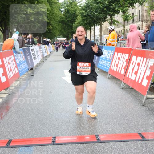14.06.2026 - REWE Women's Run Strokosch-Dieckow http://msf.ph/oto/9760830 14.06.2026 11:15:30 Ziel 5870 meine-sportfotos.de