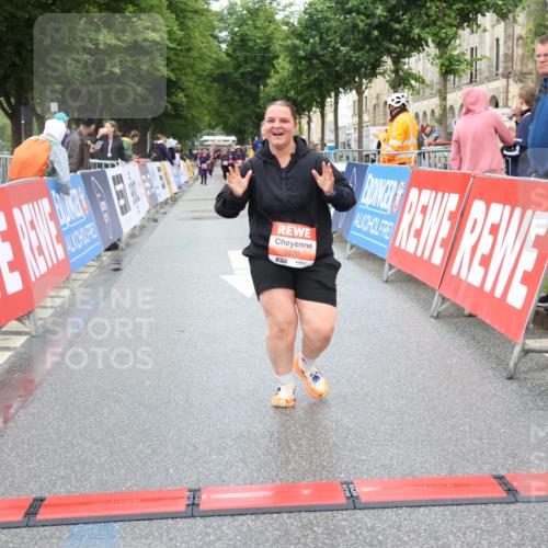 14.06.2026 - REWE Women's Run Strokosch-Dieckow http://msf.ph/oto/9760842 14.06.2026 11:15:30 Ziel 5870 meine-sportfotos.de