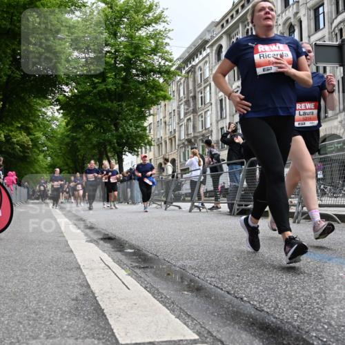 14.06.2026 - REWE Women's Run J. Mangold http://msf.ph/oto/9760862 14.06.2026 11:05:03 Ziel 5138, 5177, 5198, 5214, 5237, 5295, 5439, 5494, 5539, 5568, 5592, 5967, 6013, 6029 meine-sportfotos.de