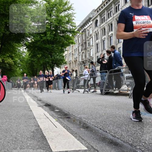 14.06.2026 - REWE Women's Run J. Mangold http://msf.ph/oto/9760864 14.06.2026 11:05:03 Ziel 5138, 5177, 5198, 5214, 5237, 5295, 5439, 5494, 5539, 5568, 5592, 5967, 6013, 6029 meine-sportfotos.de