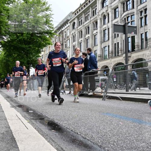 14.06.2026 - REWE Women's Run J. Mangold http://msf.ph/oto/9760870 14.06.2026 11:05:06 Ziel 5078, 5138, 5177, 5198, 5214, 5237, 5295, 5439, 5539, 5592, 6013 meine-sportfotos.de