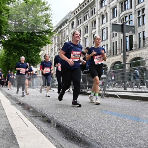 14.06.2026 - REWE Women's Run J. Mangold http://msf.ph/oto/9760874 14.06.2026 11:05:07 Ziel 5078, 5138, 5156, 5177, 5178, 5198, 5214, 5237, 5295, 5439, 5592, 5939, 6013 meine-sportfotos.de