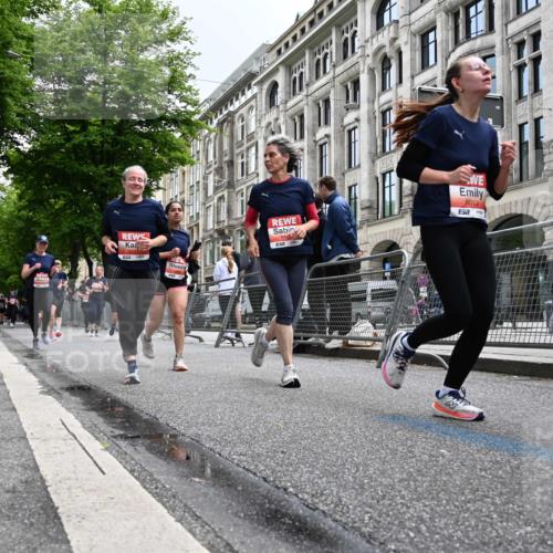 14.06.2026 - REWE Women's Run J. Mangold http://msf.ph/oto/9760886 14.06.2026 11:05:08 Ziel 5078, 5138, 5156, 5177, 5178, 5198, 5237, 5295, 5439, 5592, 5765, 5939, 6010, 6013 meine-sportfotos.de