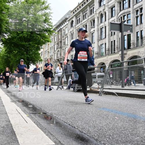 14.06.2026 - REWE Women's Run J. Mangold http://msf.ph/oto/9760896 14.06.2026 11:05:10 Ziel 5078, 5138, 5156, 5174, 5177, 5178, 5198, 5237, 5295, 5439, 5524, 5592, 5626, 5765, 5849, 5939, 6010, 6013 meine-sportfotos.de