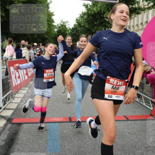 14.06.2026 - REWE Women's Run Strokosch-Dieckow http://msf.ph/oto/9760928 14.06.2026 10:58:53 Ziel 5066, 5067, 5402, 5553, 5585, 5616, 5713, 5766, 5911, 6036 meine-sportfotos.de