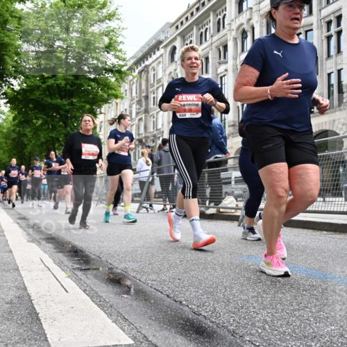 14.06.2026 - REWE Women's Run J. Mangold http://msf.ph/oto/9760932 14.06.2026 11:05:13 Ziel 5078, 5156, 5174, 5177, 5178, 5198, 5210, 5237, 5312, 5524, 5592, 5626, 5765, 5849, 5888, 5939, 6010 meine-sportfotos.de
