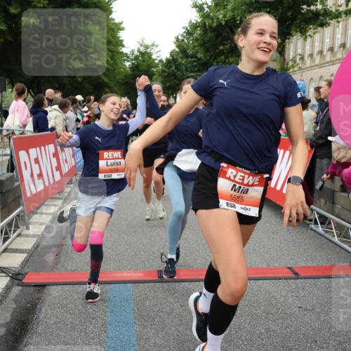 14.06.2026 - REWE Women's Run Strokosch-Dieckow http://msf.ph/oto/9760961 14.06.2026 10:58:53 Ziel 5066, 5067, 5402, 5553, 5585, 5616, 5713, 5766, 5911, 6036 meine-sportfotos.de