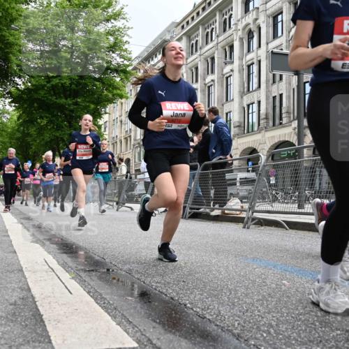 14.06.2026 - REWE Women's Run J. Mangold http://msf.ph/oto/9760967 14.06.2026 11:05:17 Ziel 5156, 5169, 5174, 5178, 5210, 5312, 5416, 5447, 5470, 5524, 5620, 5621, 5626, 5646, 5765, 5772, 5791, 5833, 5834, 5849, 5888, 5897, 5939, 6010, 6032 meine-sportfotos.de