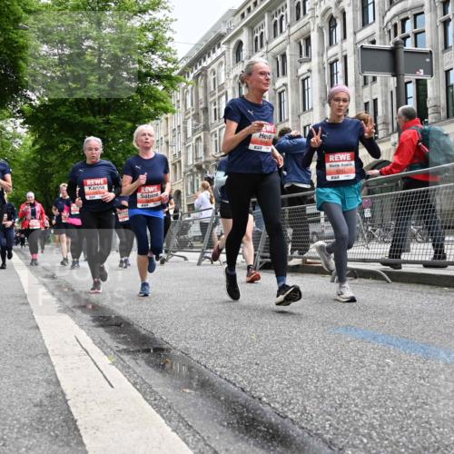 14.06.2026 - REWE Women's Run J. Mangold http://msf.ph/oto/9760991 14.06.2026 11:05:20 Ziel 5169, 5174, 5210, 5312, 5339, 5416, 5447, 5470, 5524, 5620, 5621, 5626, 5646, 5772, 5791, 5833, 5834, 5849, 5888, 5897, 6032 meine-sportfotos.de