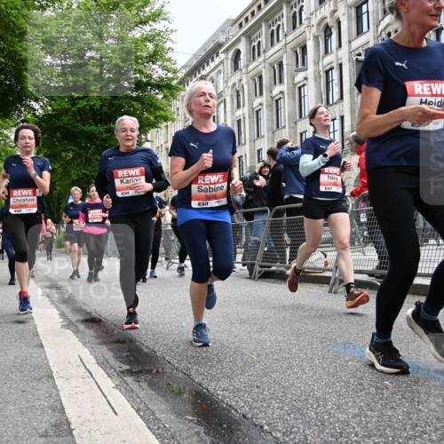 14.06.2026 - REWE Women's Run J. Mangold http://msf.ph/oto/9760998 14.06.2026 11:05:20 Ziel 5169, 5174, 5210, 5312, 5339, 5416, 5447, 5470, 5524, 5620, 5621, 5626, 5646, 5772, 5791, 5833, 5834, 5849, 5888, 5897, 6032 meine-sportfotos.de