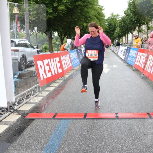 14.06.2026 - REWE Women's Run Strokosch-Dieckow http://msf.ph/oto/9760999 14.06.2026 11:15:04 Ziel 5304 meine-sportfotos.de