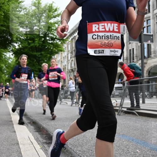 14.06.2026 - REWE Women's Run J. Mangold http://msf.ph/oto/9761014 14.06.2026 11:05:22 Ziel 5169, 5339, 5416, 5447, 5470, 5620, 5621, 5646, 5772, 5791, 5833, 5834, 5887, 5888, 5897, 6032 meine-sportfotos.de