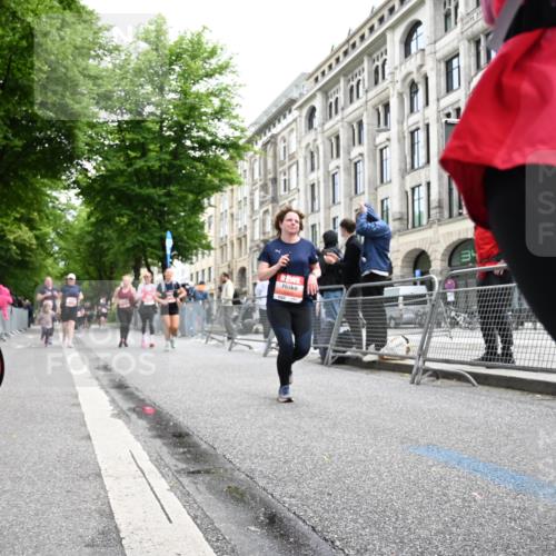 14.06.2026 - REWE Women's Run J. Mangold http://msf.ph/oto/9761034 14.06.2026 11:05:24 Ziel 5169, 5200, 5339, 5354, 5416, 5447, 5470, 5620, 5621, 5646, 5710, 5772, 5791, 5833, 5834, 5887, 5897, 5923, 6032 meine-sportfotos.de