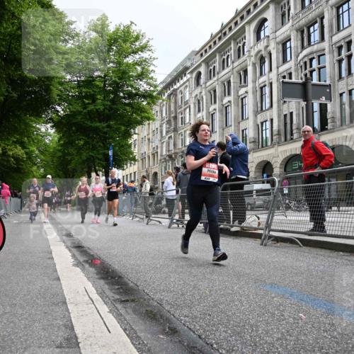 14.06.2026 - REWE Women's Run J. Mangold http://msf.ph/oto/9761036 14.06.2026 11:05:24 Ziel 5169, 5200, 5339, 5354, 5416, 5447, 5470, 5620, 5621, 5646, 5710, 5772, 5791, 5833, 5834, 5887, 5897, 5923, 6032 meine-sportfotos.de
