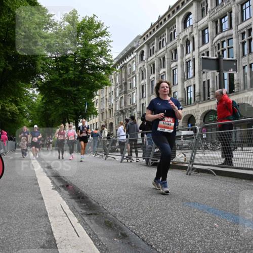 14.06.2026 - REWE Women's Run J. Mangold http://msf.ph/oto/9761038 14.06.2026 11:05:24 Ziel 5169, 5200, 5339, 5354, 5416, 5447, 5470, 5620, 5621, 5646, 5710, 5772, 5791, 5833, 5834, 5887, 5897, 5923, 6032 meine-sportfotos.de