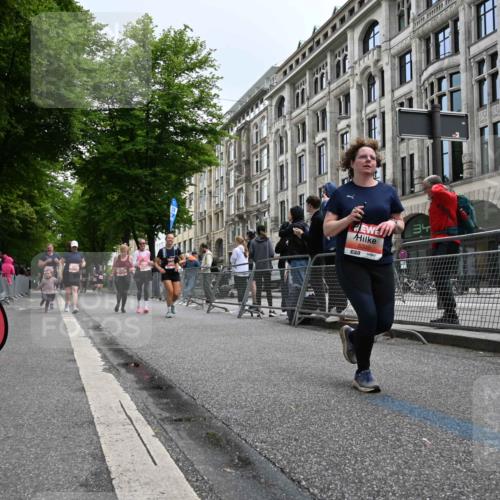 14.06.2026 - REWE Women's Run J. Mangold http://msf.ph/oto/9761041 14.06.2026 11:05:25 Ziel 5169, 5200, 5339, 5354, 5416, 5470, 5620, 5646, 5710, 5772, 5833, 5834, 5887, 5897, 5923 meine-sportfotos.de