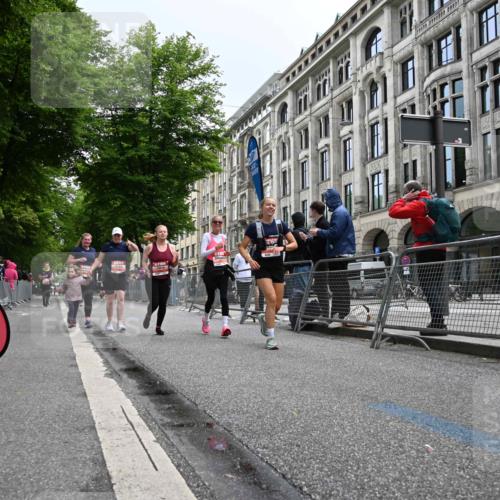 14.06.2026 - REWE Women's Run J. Mangold http://msf.ph/oto/9761053 14.06.2026 11:05:27 Ziel 5169, 5200, 5339, 5354, 5416, 5710, 5772, 5833, 5834, 5887, 5923 meine-sportfotos.de