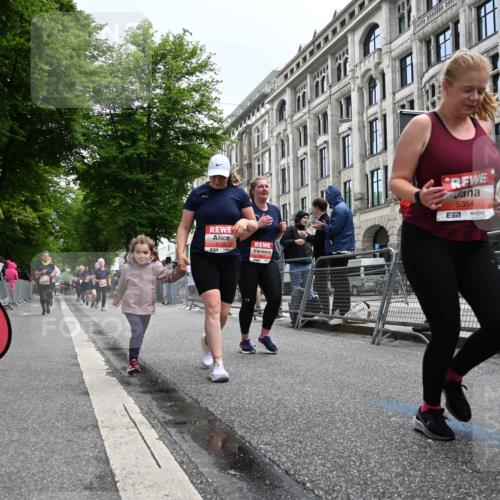 14.06.2026 - REWE Women's Run J. Mangold http://msf.ph/oto/9761082 14.06.2026 11:05:29 Ziel 5072, 5200, 5221, 5339, 5354, 5517, 5710, 5881, 5887, 5923, 5962 meine-sportfotos.de