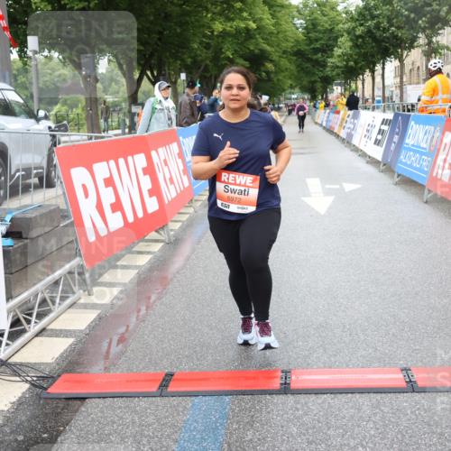 14.06.2026 - REWE Women's Run Strokosch-Dieckow http://msf.ph/oto/9761106 14.06.2026 11:14:52 Ziel 5431, 5972 meine-sportfotos.de