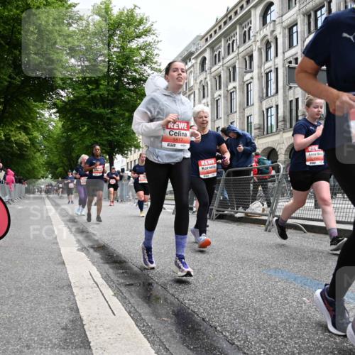 14.06.2026 - REWE Women's Run J. Mangold http://msf.ph/oto/9761122 14.06.2026 11:05:35 Ziel 5072, 5149, 5221, 5378, 5517, 5580, 5699, 5705, 5881, 5903, 5962 meine-sportfotos.de
