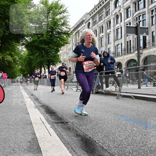 14.06.2026 - REWE Women's Run J. Mangold http://msf.ph/oto/9761144 14.06.2026 11:05:37 Ziel 5072, 5149, 5221, 5378, 5517, 5580, 5699, 5705, 5881, 5903, 5962 meine-sportfotos.de