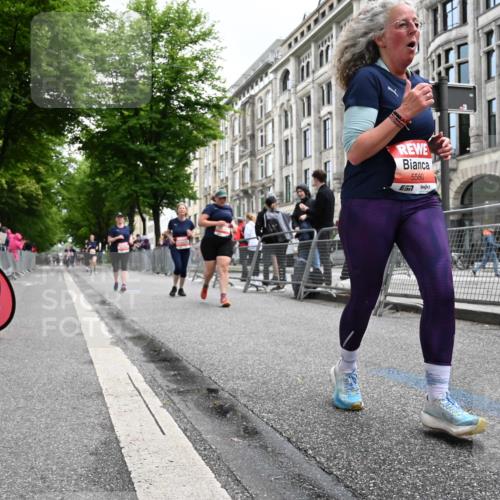 14.06.2026 - REWE Women's Run J. Mangold http://msf.ph/oto/9761150 14.06.2026 11:05:38 Ziel 5072, 5149, 5221, 5378, 5517, 5580, 5699, 5705, 5881, 5903, 5962 meine-sportfotos.de