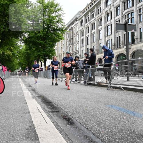 14.06.2026 - REWE Women's Run J. Mangold http://msf.ph/oto/9761152 14.06.2026 11:05:38 Ziel 5072, 5149, 5221, 5378, 5517, 5580, 5699, 5705, 5881, 5903, 5962 meine-sportfotos.de