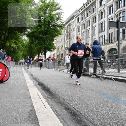 14.06.2026 - REWE Women's Run J. Mangold http://msf.ph/oto/9761195 14.06.2026 11:05:47 Ziel 5130, 5227, 5727, 5757, 5805, 6026 meine-sportfotos.de