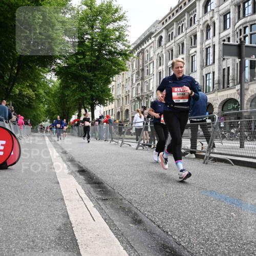 14.06.2026 - REWE Women's Run J. Mangold http://msf.ph/oto/9761197 14.06.2026 11:05:47 Ziel 5130, 5227, 5727, 5757, 5805, 6026 meine-sportfotos.de