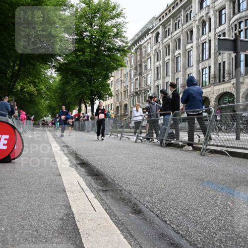 14.06.2026 - REWE Women's Run J. Mangold http://msf.ph/oto/9761213 14.06.2026 11:05:49 Ziel 5130, 5227, 5727, 5757, 5794, 5805, 6026 meine-sportfotos.de