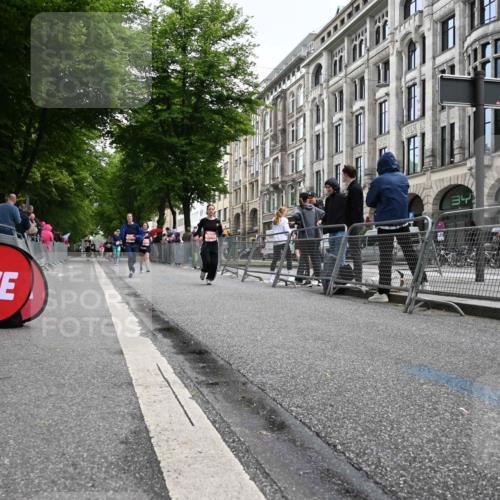 14.06.2026 - REWE Women's Run J. Mangold http://msf.ph/oto/9761216 14.06.2026 11:05:49 Ziel 5130, 5227, 5727, 5757, 5794, 5805, 6026 meine-sportfotos.de