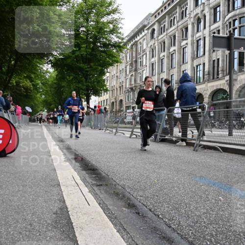 14.06.2026 - REWE Women's Run J. Mangold http://msf.ph/oto/9761236 14.06.2026 11:05:51 Ziel 5130, 5727, 5757, 5794, 5960, 6026 meine-sportfotos.de