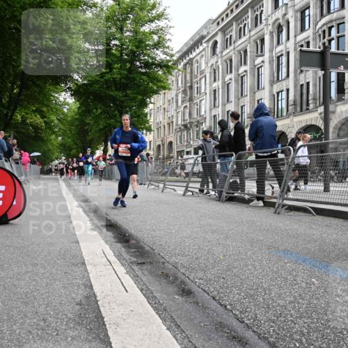 14.06.2026 - REWE Women's Run J. Mangold http://msf.ph/oto/9761247 14.06.2026 11:05:52 Ziel 5130, 5727, 5757, 5794, 5799, 5960 meine-sportfotos.de