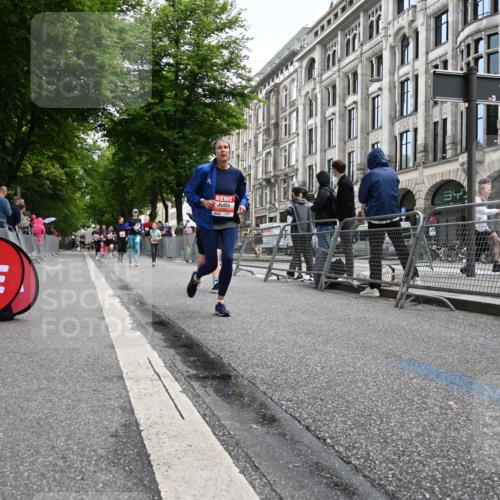 14.06.2026 - REWE Women's Run J. Mangold http://msf.ph/oto/9761254 14.06.2026 11:05:52 Ziel 5130, 5727, 5757, 5794, 5799, 5960 meine-sportfotos.de