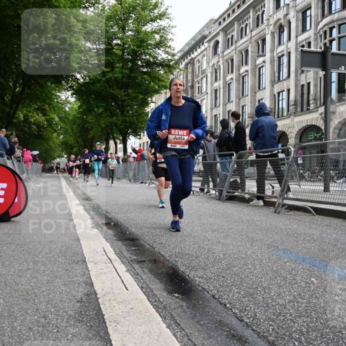 14.06.2026 - REWE Women's Run J. Mangold http://msf.ph/oto/9761258 14.06.2026 11:05:53 Ziel 5130, 5727, 5794, 5799, 5844, 5960 meine-sportfotos.de