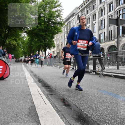 14.06.2026 - REWE Women's Run J. Mangold http://msf.ph/oto/9761263 14.06.2026 11:05:53 Ziel 5130, 5727, 5794, 5799, 5844, 5960 meine-sportfotos.de