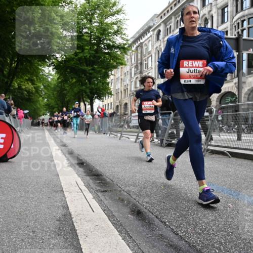 14.06.2026 - REWE Women's Run J. Mangold http://msf.ph/oto/9761265 14.06.2026 11:05:53 Ziel 5130, 5727, 5794, 5799, 5844, 5960 meine-sportfotos.de
