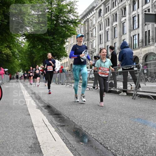 14.06.2026 - REWE Women's Run J. Mangold http://msf.ph/oto/9761293 14.06.2026 11:05:57 Ziel 5075, 5076, 5134, 5382, 5541, 5727, 5794, 5799, 5844, 5960 meine-sportfotos.de