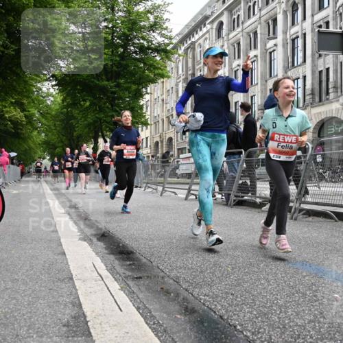 14.06.2026 - REWE Women's Run J. Mangold http://msf.ph/oto/9761298 14.06.2026 11:05:57 Ziel 5075, 5076, 5134, 5382, 5541, 5727, 5794, 5799, 5844, 5960 meine-sportfotos.de