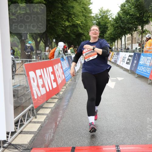 14.06.2026 - REWE Women's Run Strokosch-Dieckow http://msf.ph/oto/9761326 14.06.2026 11:14:24 Ziel 5781 meine-sportfotos.de