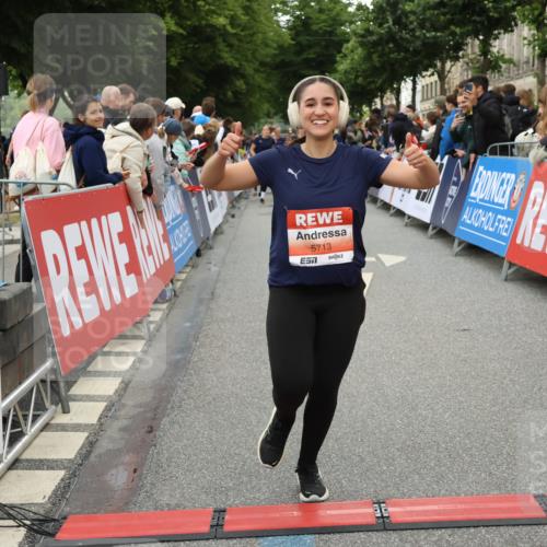 14.06.2026 - REWE Women's Run Strokosch-Dieckow http://msf.ph/oto/9761335 14.06.2026 10:58:48 Ziel 5086, 5713 meine-sportfotos.de