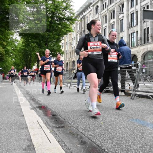 14.06.2026 - REWE Women's Run J. Mangold http://msf.ph/oto/9761348 14.06.2026 11:06:01 Ziel 5075, 5076, 5134, 5222, 5382, 5491, 5541, 5799, 5829, 5844, 5960, 6024 meine-sportfotos.de