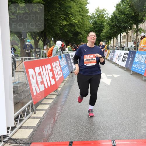 14.06.2026 - REWE Women's Run Strokosch-Dieckow http://msf.ph/oto/9761351 14.06.2026 11:14:24 Ziel 5781 meine-sportfotos.de