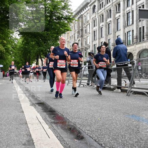 14.06.2026 - REWE Women's Run J. Mangold http://msf.ph/oto/9761357 14.06.2026 11:06:02 Ziel 5075, 5076, 5134, 5222, 5382, 5491, 5541, 5799, 5829, 5844, 6024 meine-sportfotos.de