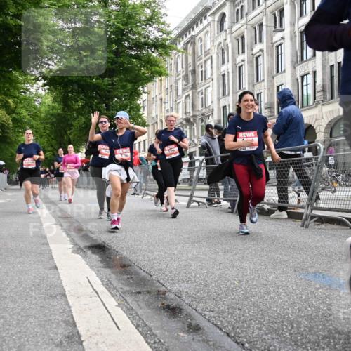 14.06.2026 - REWE Women's Run J. Mangold http://msf.ph/oto/9761417 14.06.2026 11:06:08 Ziel 5071, 5084, 5222, 5283, 5441, 5480, 5491, 5501, 5574, 5605, 5829, 6024, 6067 meine-sportfotos.de