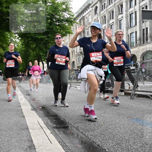 14.06.2026 - REWE Women's Run J. Mangold http://msf.ph/oto/9761433 14.06.2026 11:06:09 Ziel 5071, 5084, 5222, 5283, 5441, 5480, 5491, 5501, 5574, 5605, 6024, 6067 meine-sportfotos.de